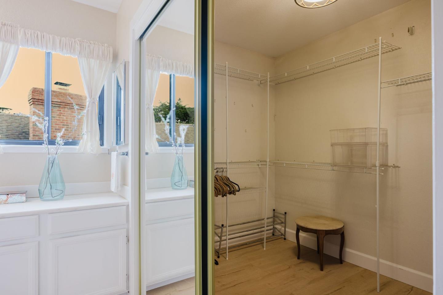 Detail Gallery Image 18 of 34 For 2329 Burning Tree Rd, Half Moon Bay,  CA 94019 - 4 Beds | 2/1 Baths