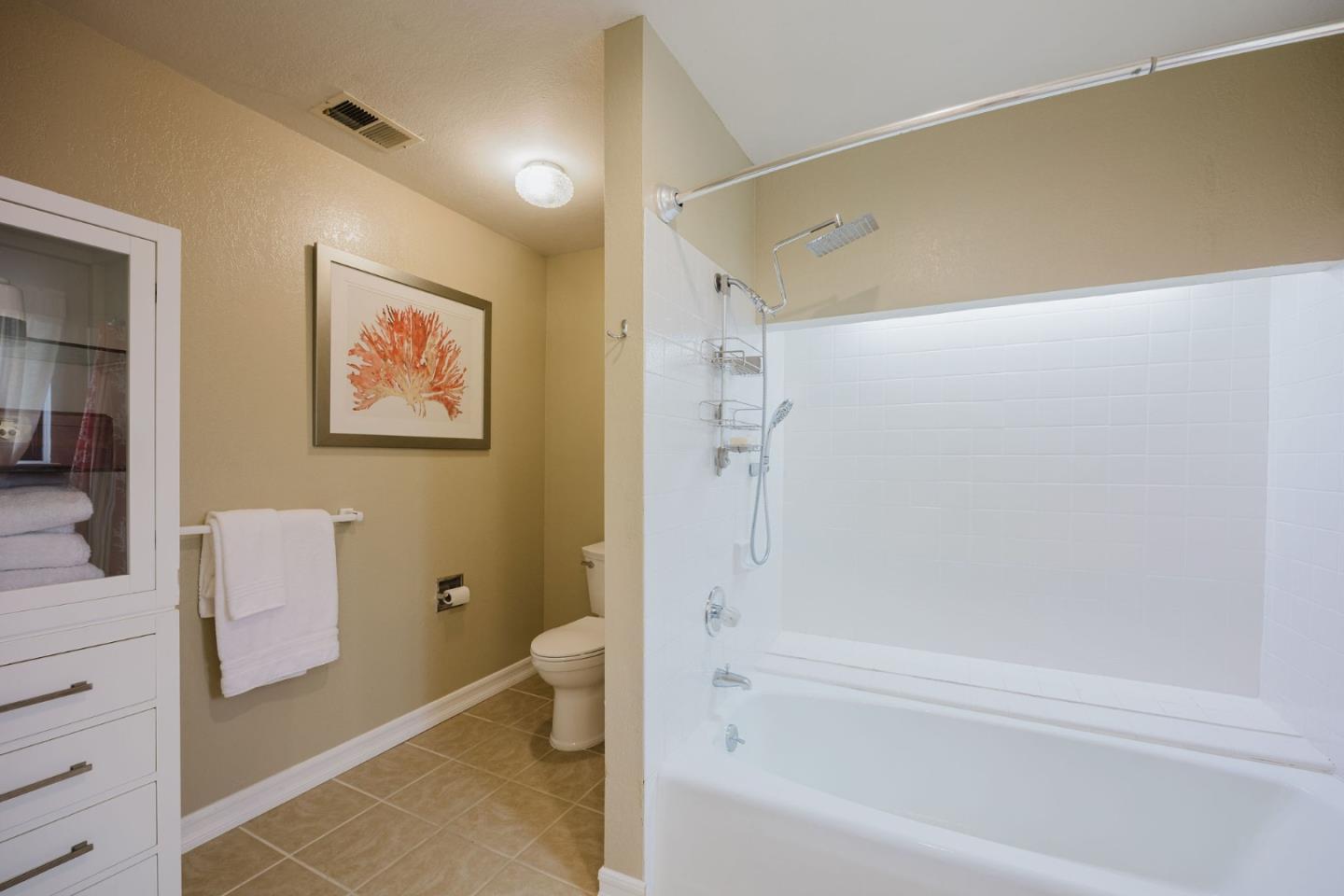 Detail Gallery Image 19 of 34 For 2329 Burning Tree Rd, Half Moon Bay,  CA 94019 - 4 Beds | 2/1 Baths