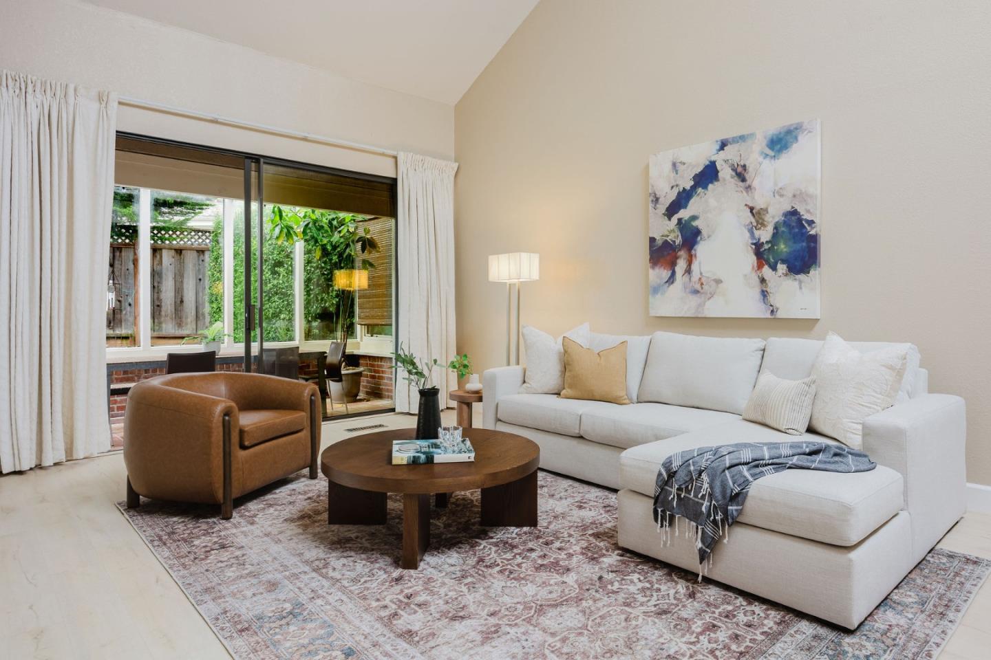 Detail Gallery Image 4 of 34 For 2329 Burning Tree Rd, Half Moon Bay,  CA 94019 - 4 Beds | 2/1 Baths