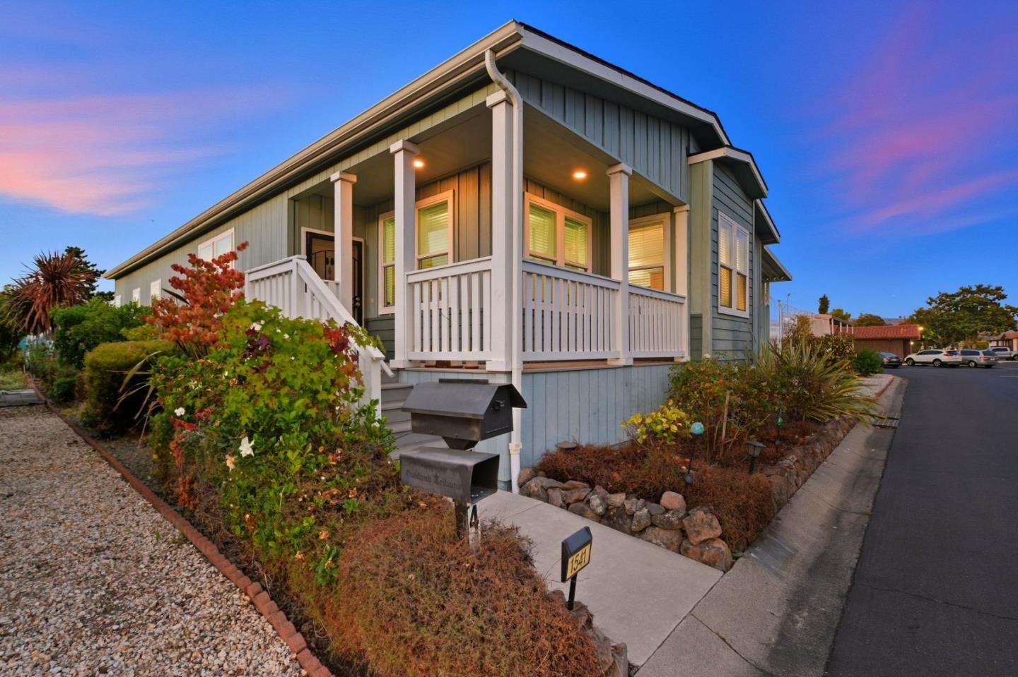 Detail Gallery Image 2 of 26 For 1541 Ortega #39,  Hayward,  CA 94544 - 2 Beds | 2 Baths