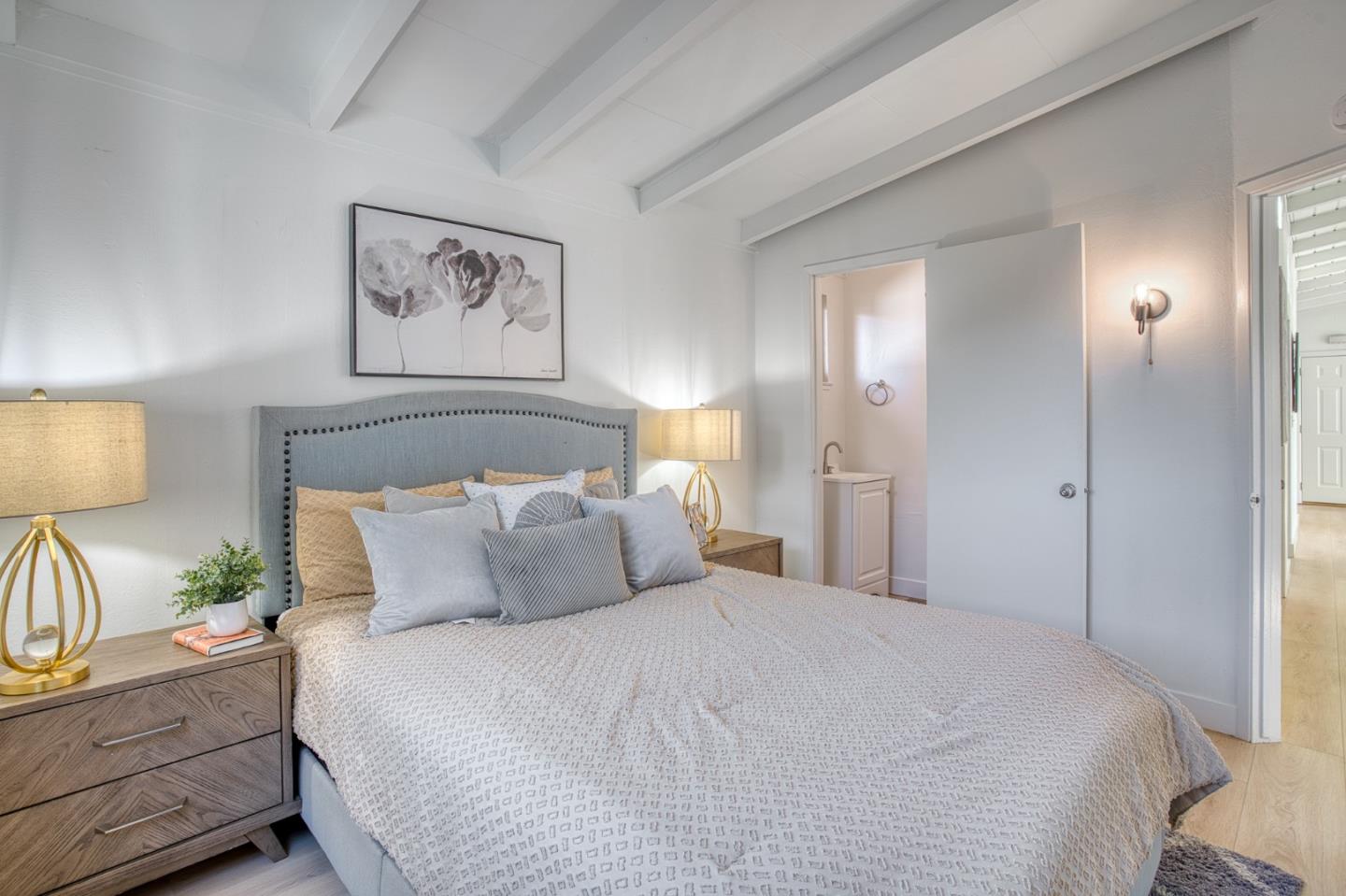 Detail Gallery Image 13 of 25 For 128 Grace Ave, East Palo Alto,  CA 94303 - 3 Beds | 1/1 Baths