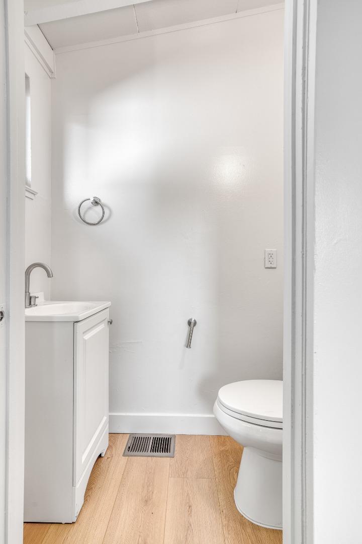 Detail Gallery Image 14 of 25 For 128 Grace Ave, East Palo Alto,  CA 94303 - 3 Beds | 1/1 Baths