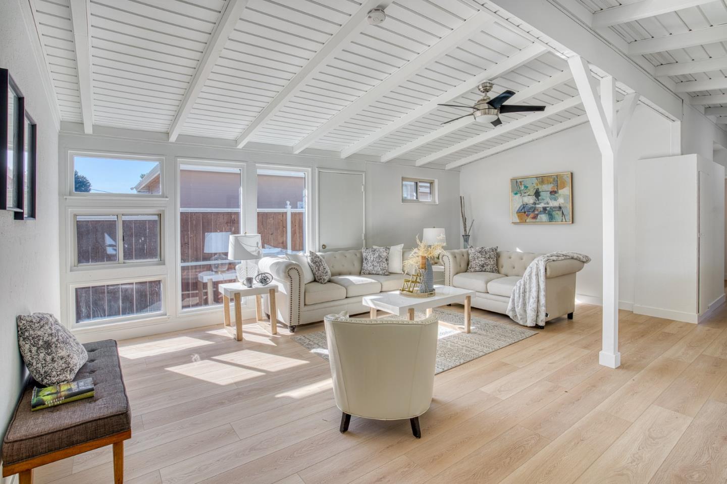 Detail Gallery Image 3 of 25 For 128 Grace Ave, East Palo Alto,  CA 94303 - 3 Beds | 1/1 Baths