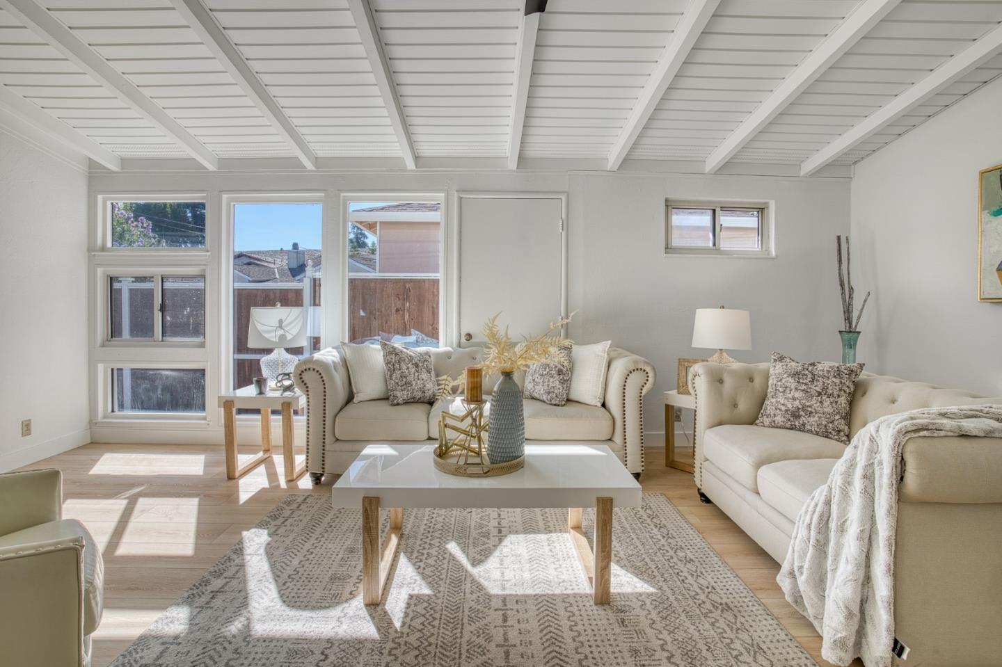 Detail Gallery Image 4 of 25 For 128 Grace Ave, East Palo Alto,  CA 94303 - 3 Beds | 1/1 Baths