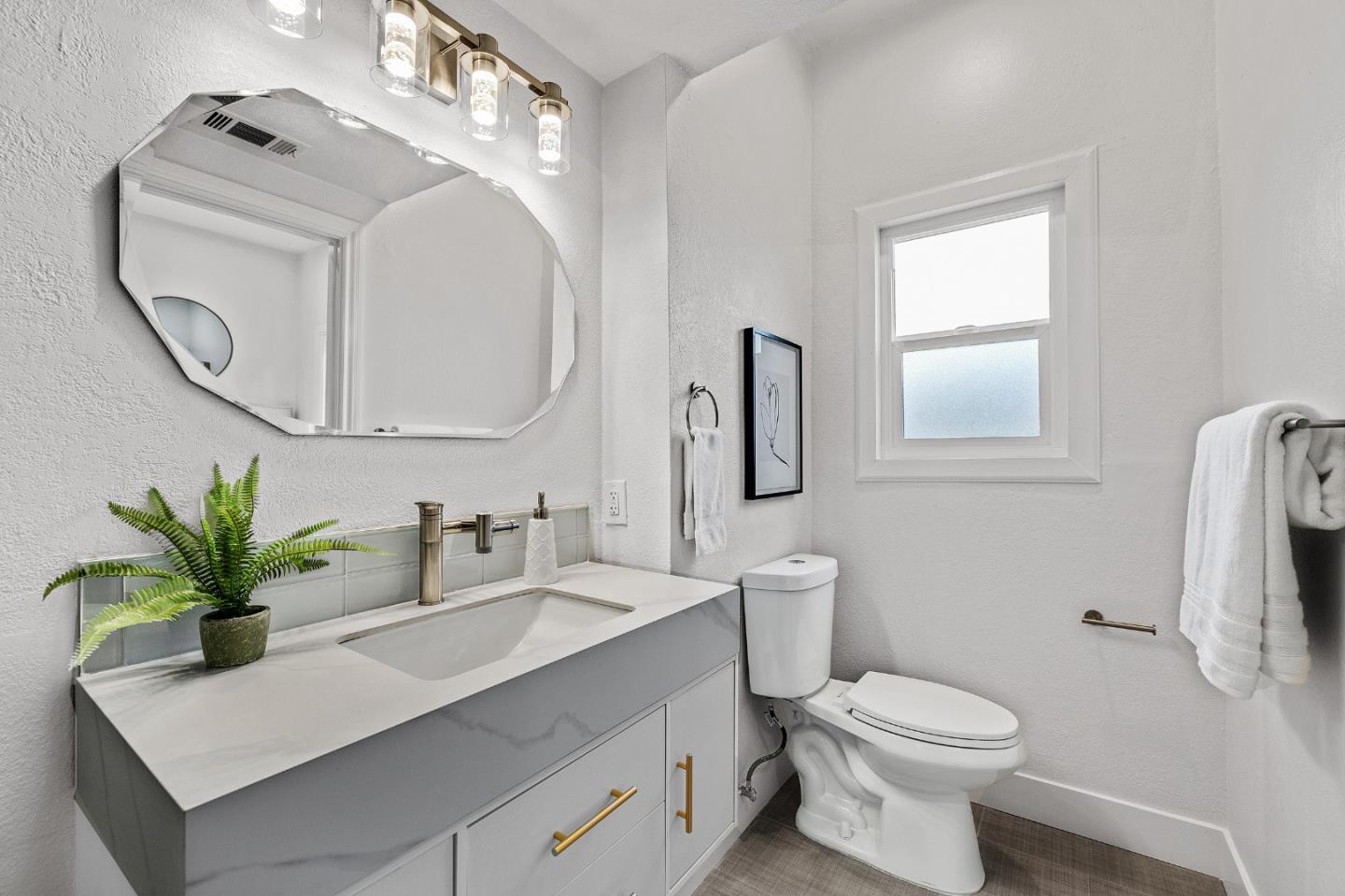 Detail Gallery Image 14 of 28 For 324 N 20th St, San Jose,  CA 95112 - 2 Beds | 2 Baths