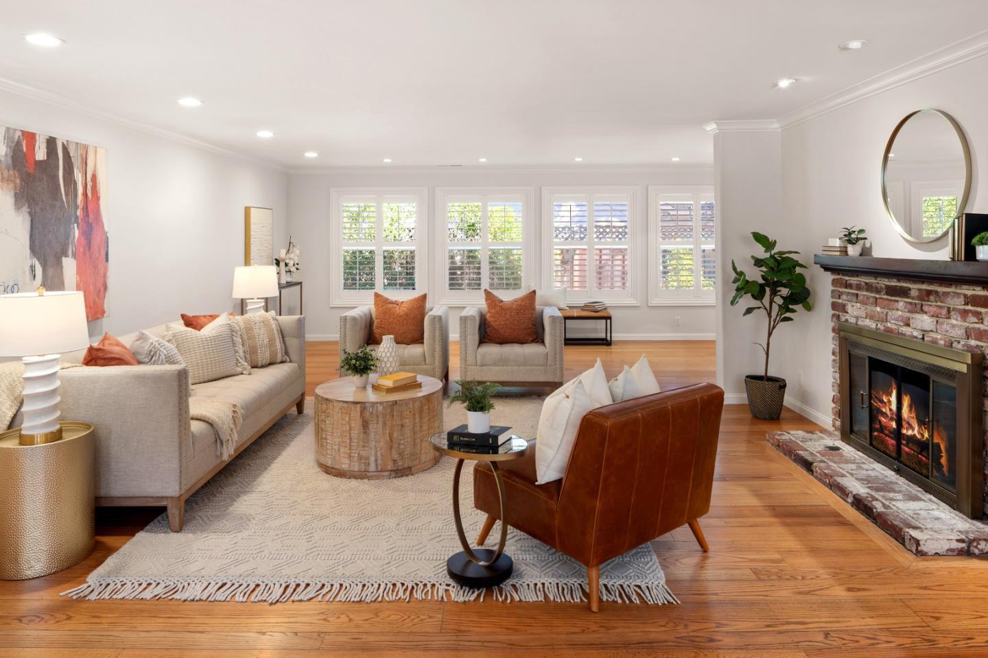 Detail Gallery Image 3 of 5 For 880 Moana Ct, Palo Alto,  CA 94306 - 3 Beds | 2/1 Baths