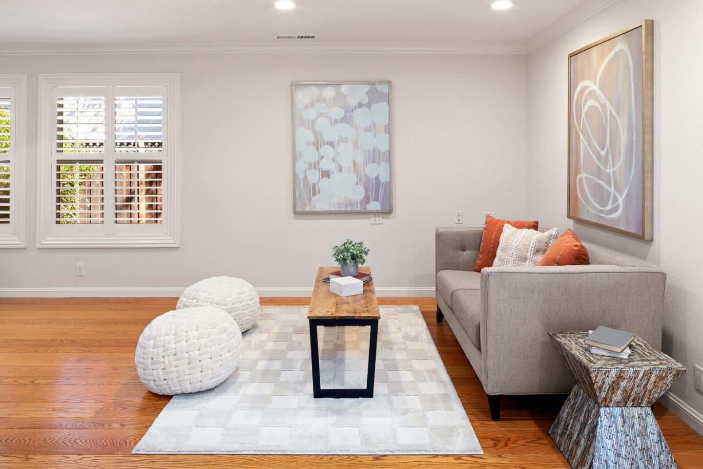 Detail Gallery Image 4 of 5 For 880 Moana Ct, Palo Alto,  CA 94306 - 3 Beds | 2/1 Baths