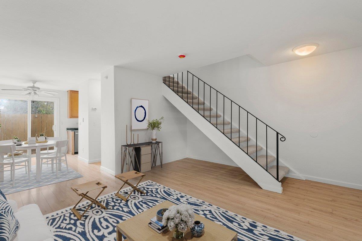 Detail Gallery Image 2 of 28 For 27418 Susan Pl #3,  Hayward,  CA 94544 - 2 Beds | 1/1 Baths