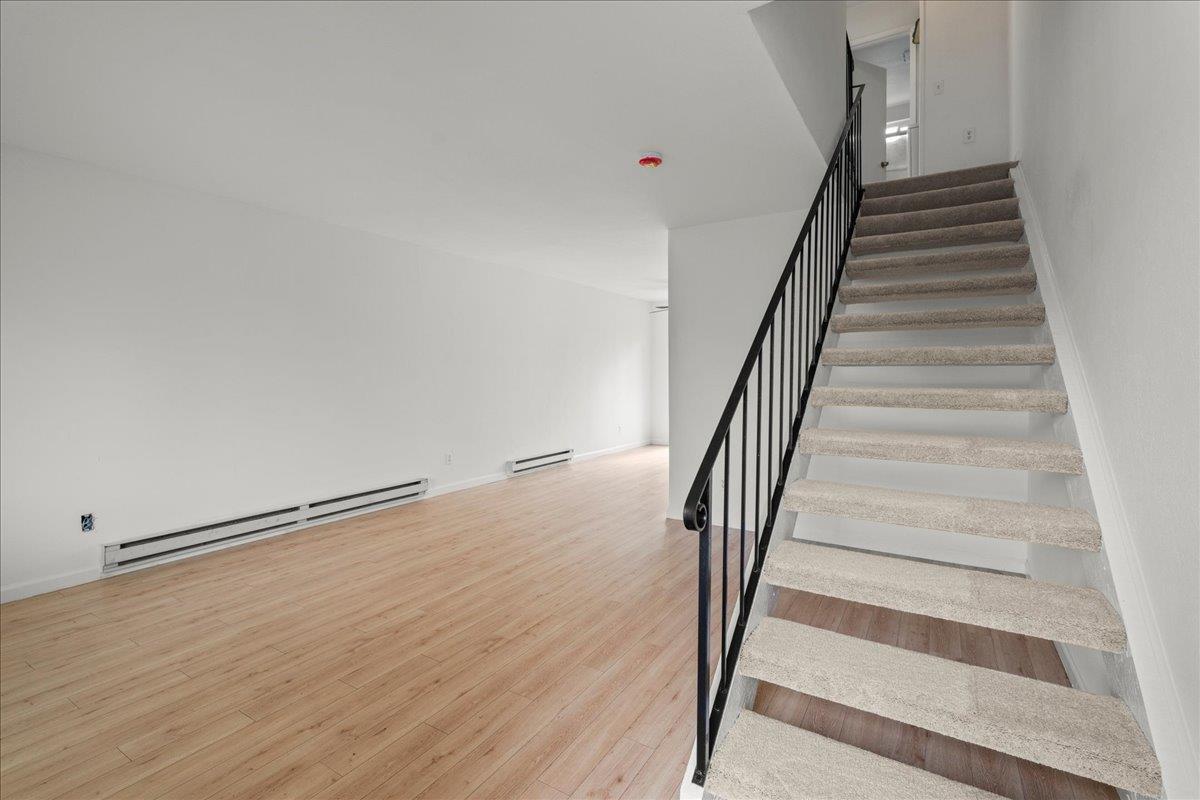 Detail Gallery Image 5 of 28 For 27418 Susan Pl #3,  Hayward,  CA 94544 - 2 Beds | 1/1 Baths