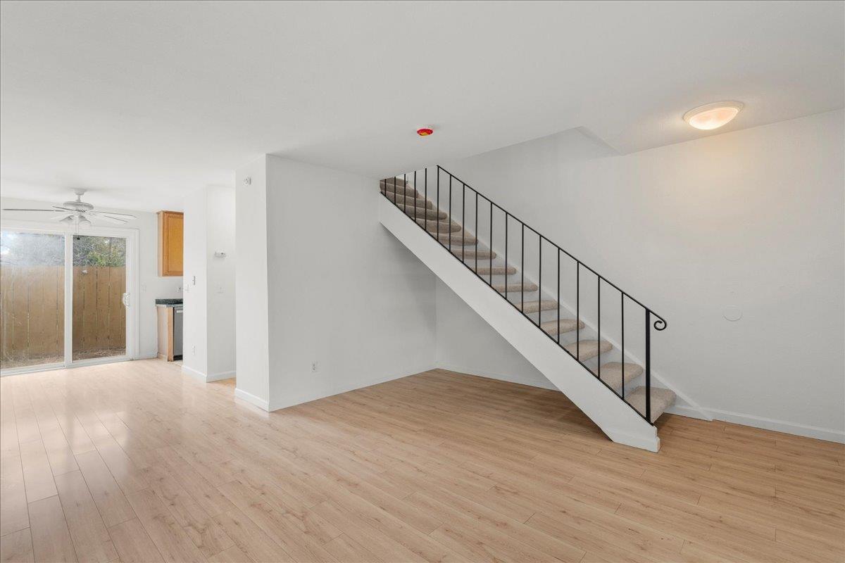 Detail Gallery Image 6 of 28 For 27418 Susan Pl #3,  Hayward,  CA 94544 - 2 Beds | 1/1 Baths