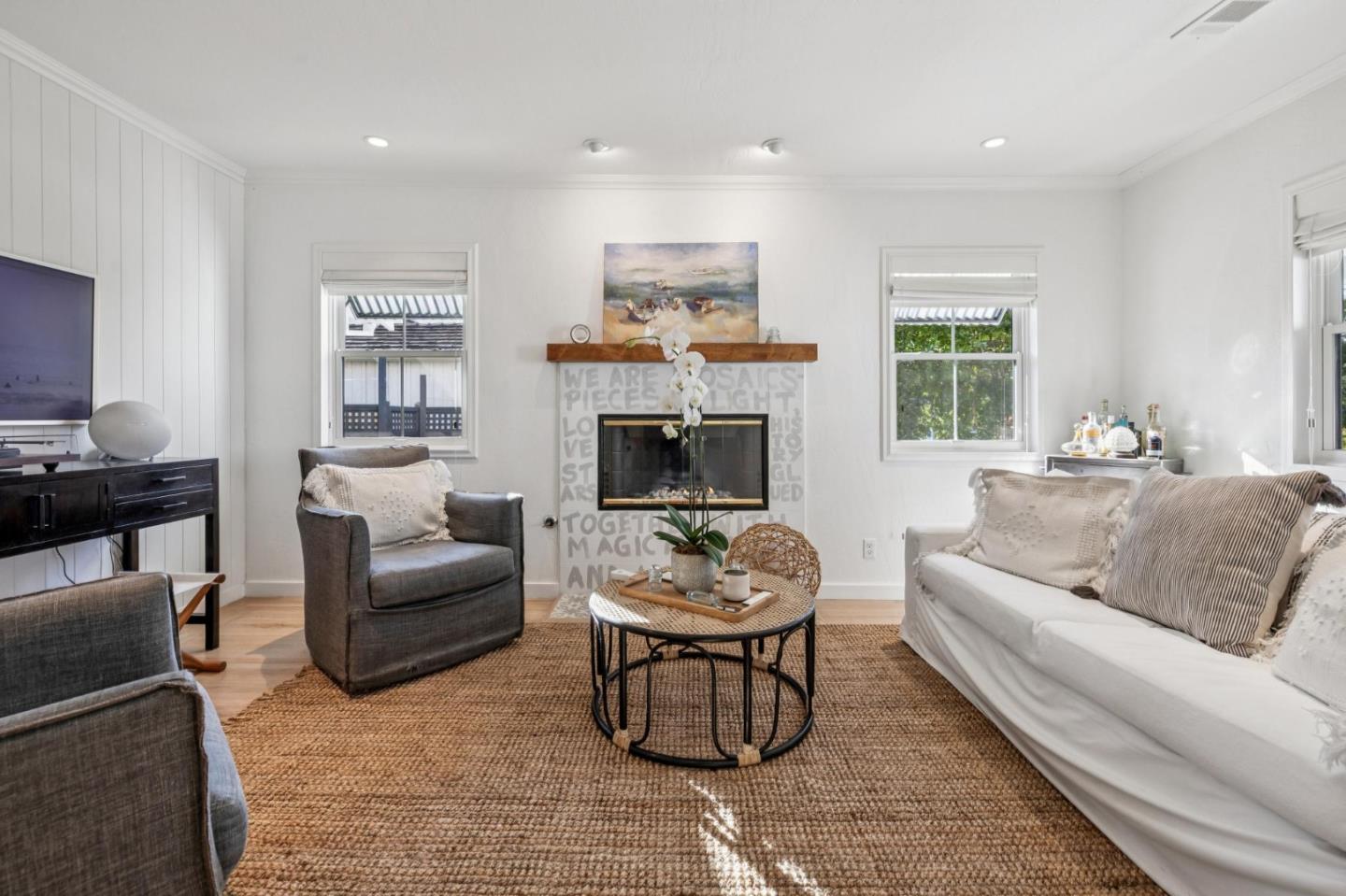 Detail Gallery Image 12 of 29 For 2611 Thornhill Dr, San Carlos,  CA 94070 - 2 Beds | 1 Baths