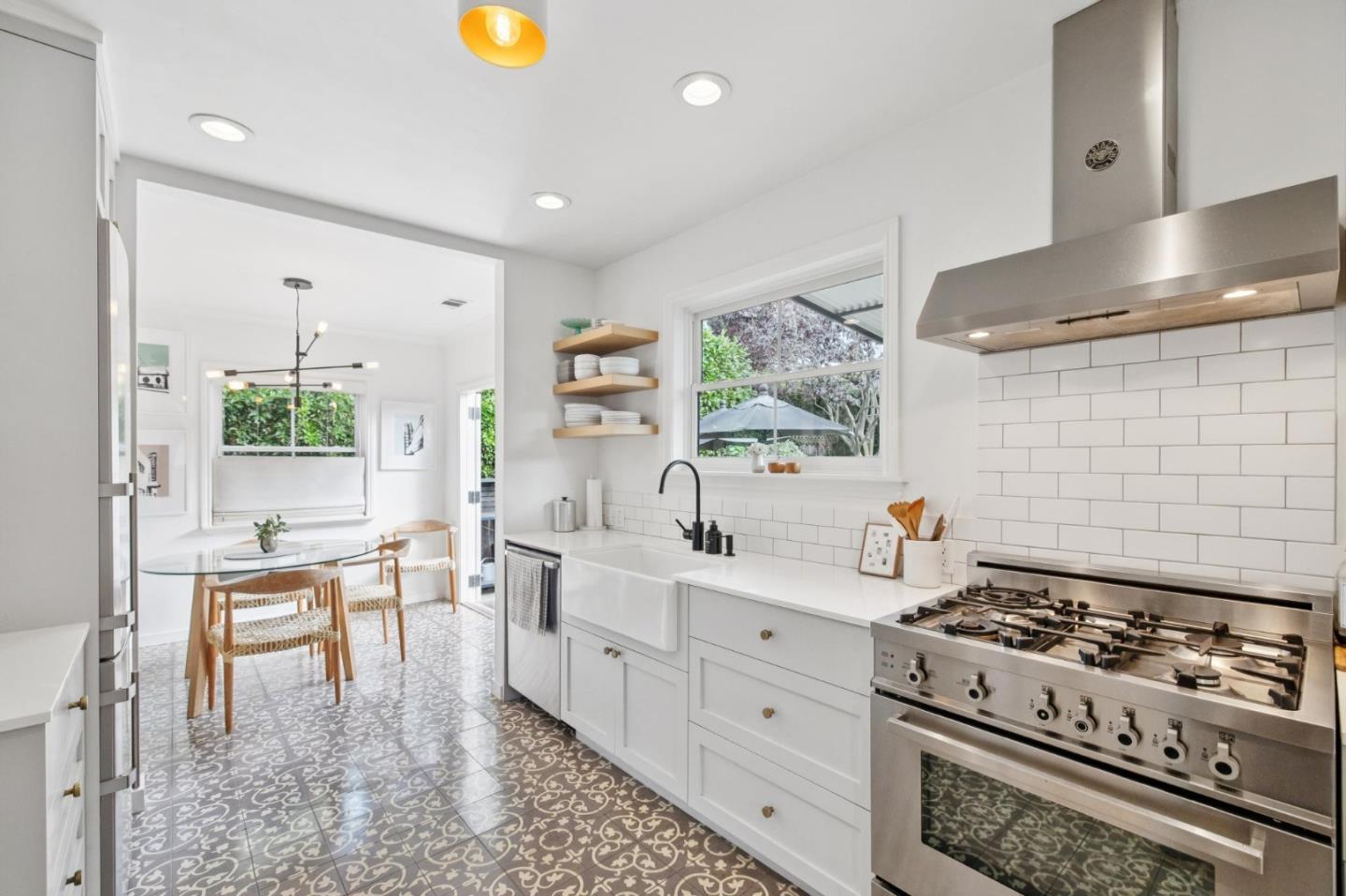 Detail Gallery Image 24 of 29 For 2611 Thornhill Dr, San Carlos,  CA 94070 - 2 Beds | 1 Baths