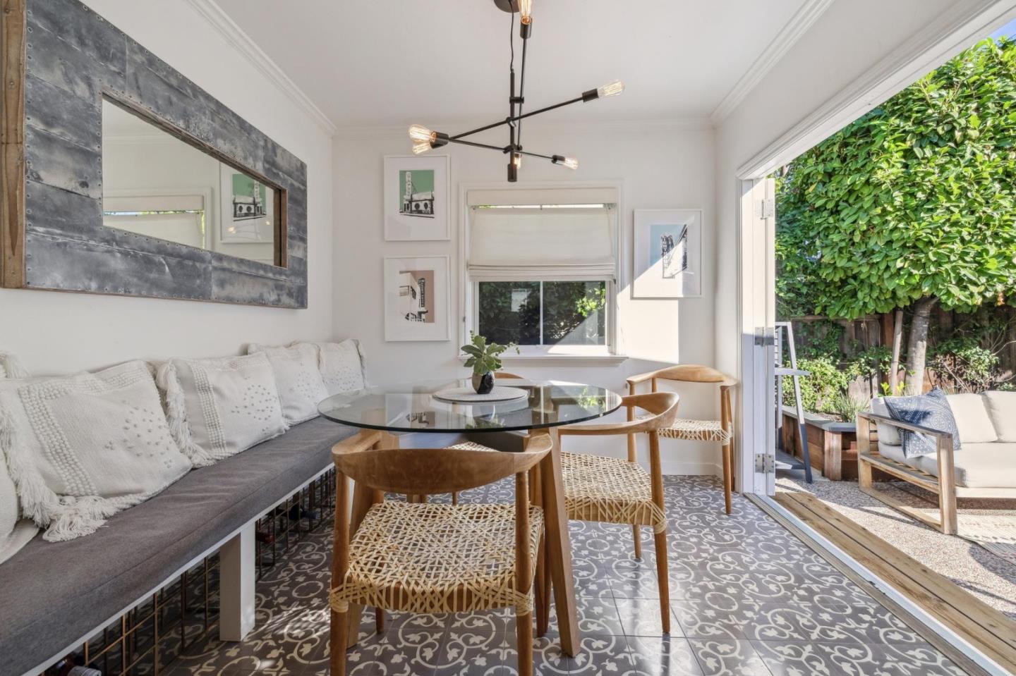 Detail Gallery Image 25 of 29 For 2611 Thornhill Dr, San Carlos,  CA 94070 - 2 Beds | 1 Baths