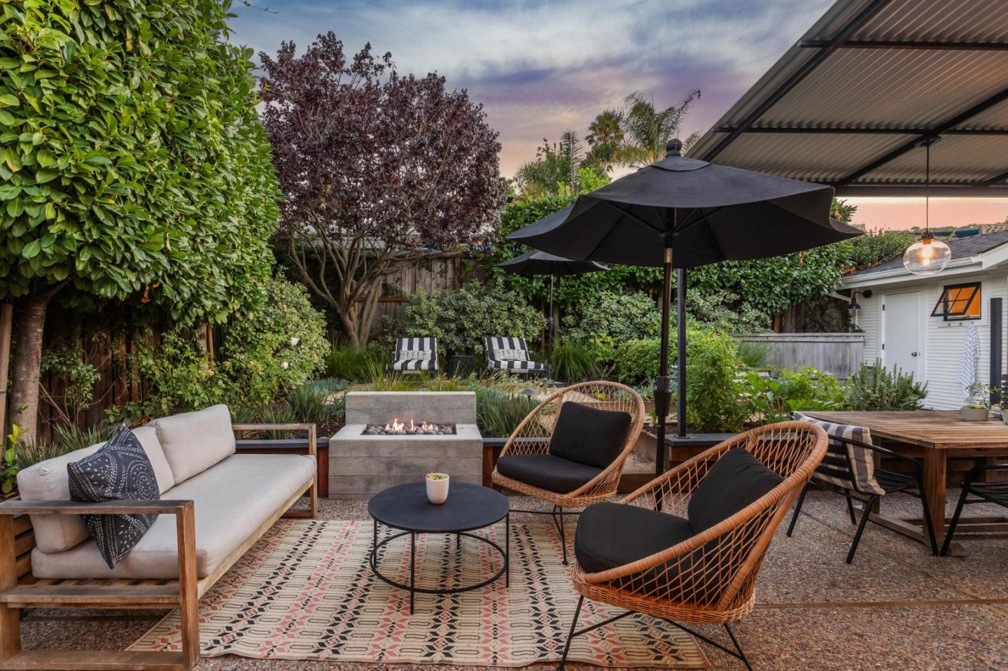 Detail Gallery Image 28 of 29 For 2611 Thornhill Dr, San Carlos,  CA 94070 - 2 Beds | 1 Baths