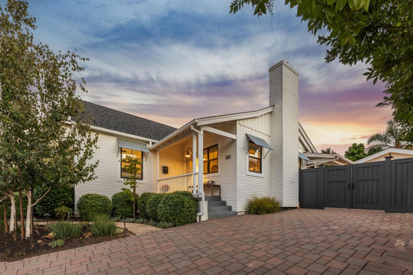 Detail Gallery Image 5 of 29 For 2611 Thornhill Dr, San Carlos,  CA 94070 - 2 Beds | 1 Baths