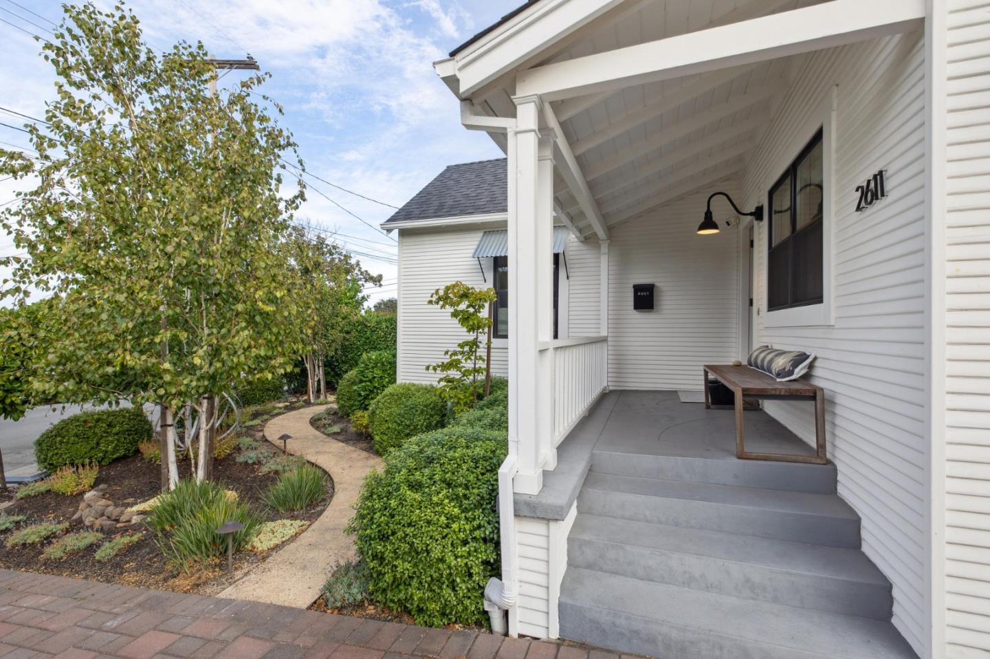 Detail Gallery Image 6 of 29 For 2611 Thornhill Dr, San Carlos,  CA 94070 - 2 Beds | 1 Baths