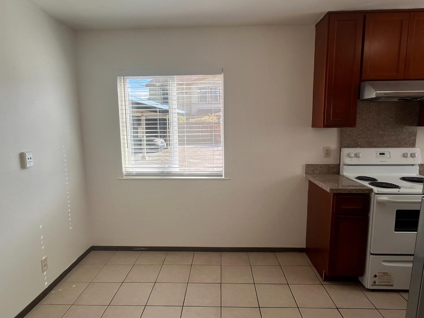 Detail Gallery Image 2 of 10 For 1564 Quebec #2,  Sunnyvale,  CA 94087 - 2 Beds | 1 Baths