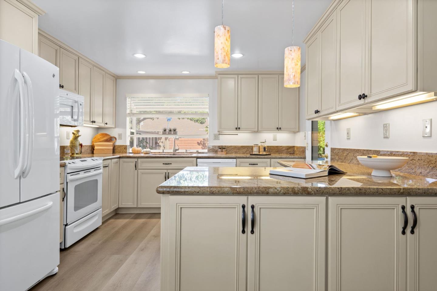 Detail Gallery Image 12 of 29 For 659 Libra Ln, Foster City,  CA 94404 - 2 Beds | 1/1 Baths