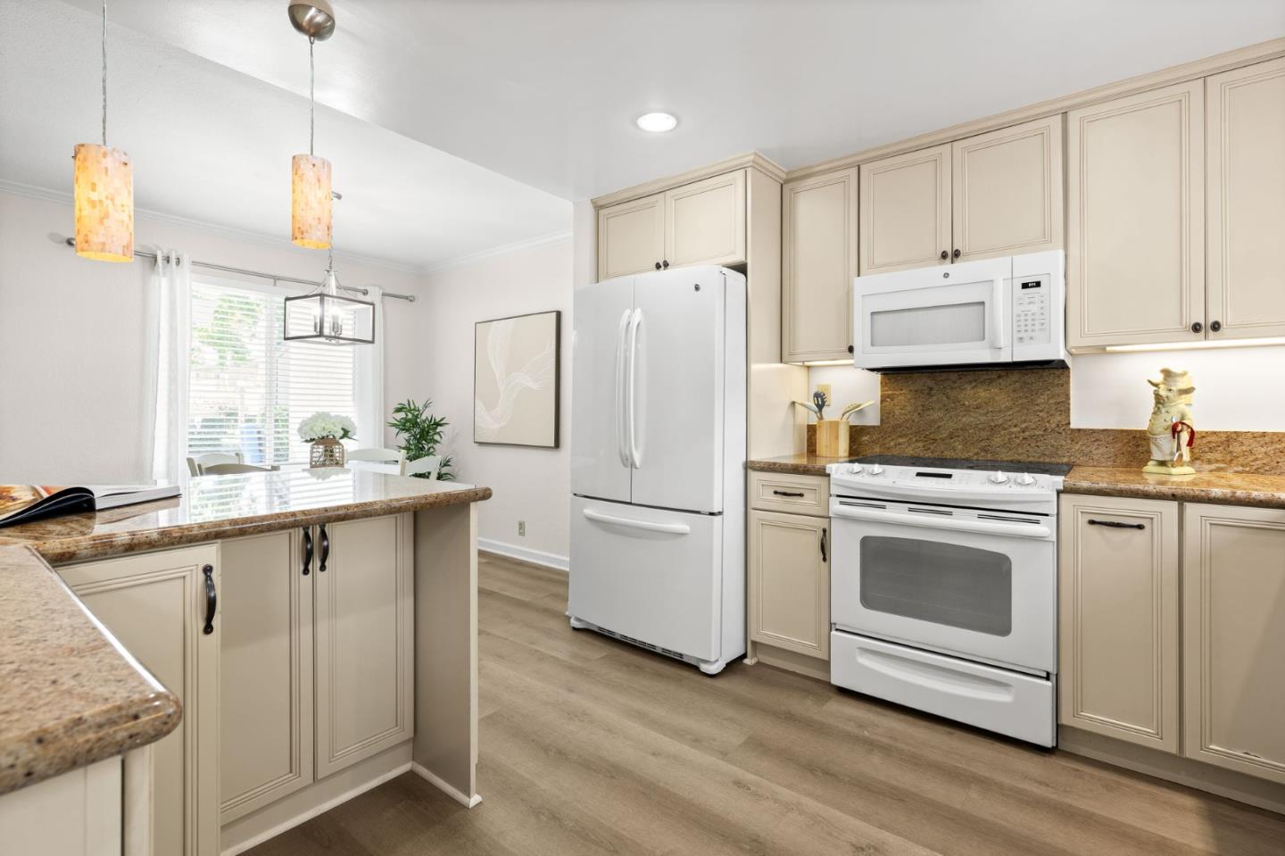 Detail Gallery Image 13 of 29 For 659 Libra Ln, Foster City,  CA 94404 - 2 Beds | 1/1 Baths