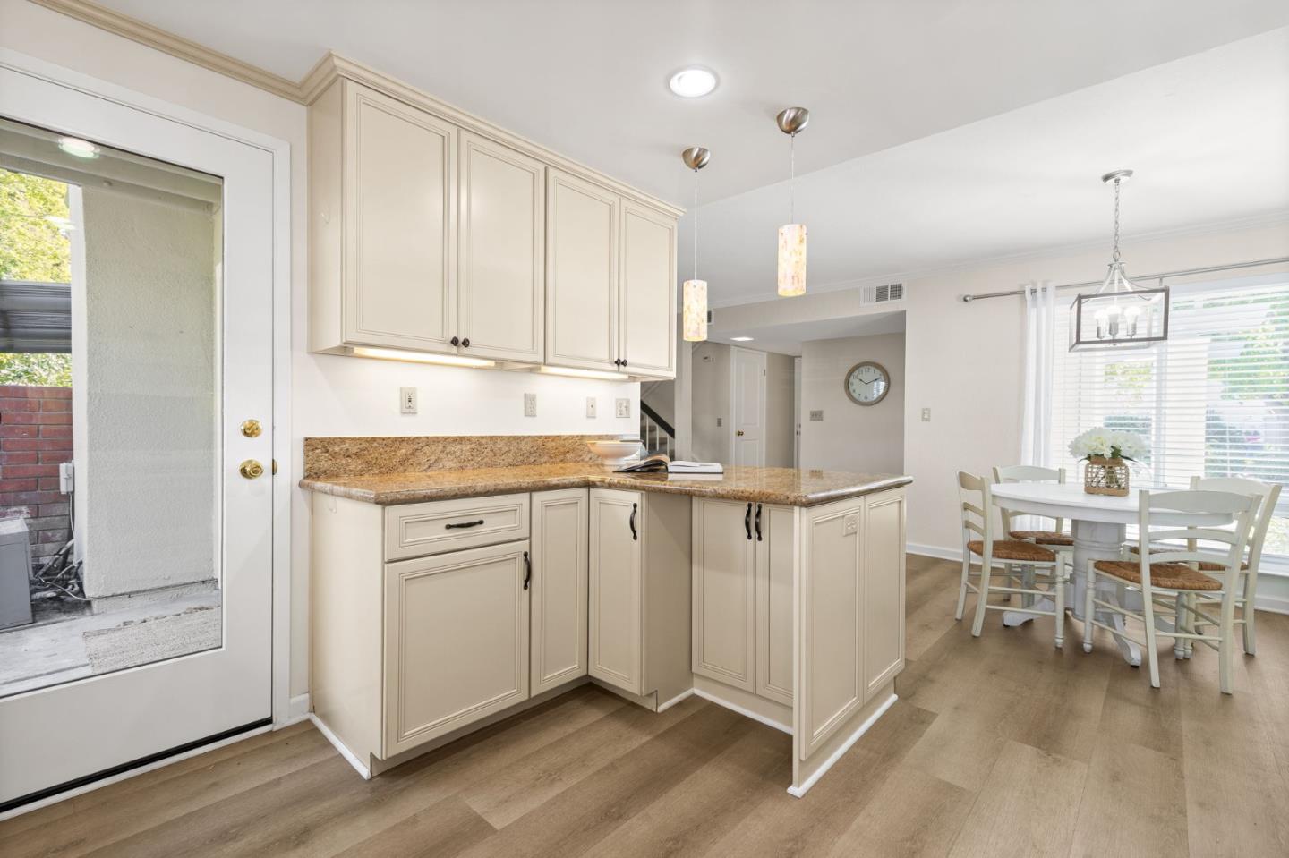 Detail Gallery Image 14 of 29 For 659 Libra Ln, Foster City,  CA 94404 - 2 Beds | 1/1 Baths