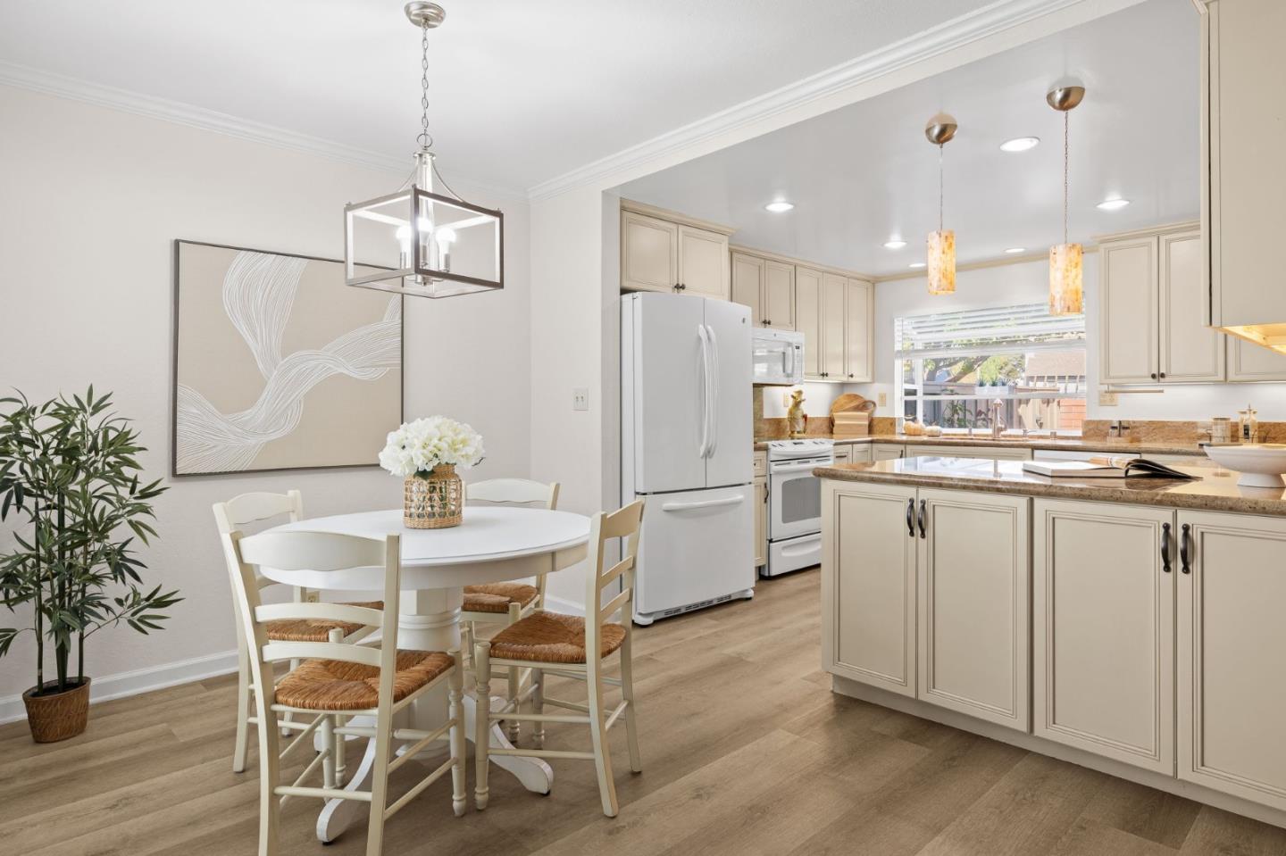 Detail Gallery Image 9 of 29 For 659 Libra Ln, Foster City,  CA 94404 - 2 Beds | 1/1 Baths