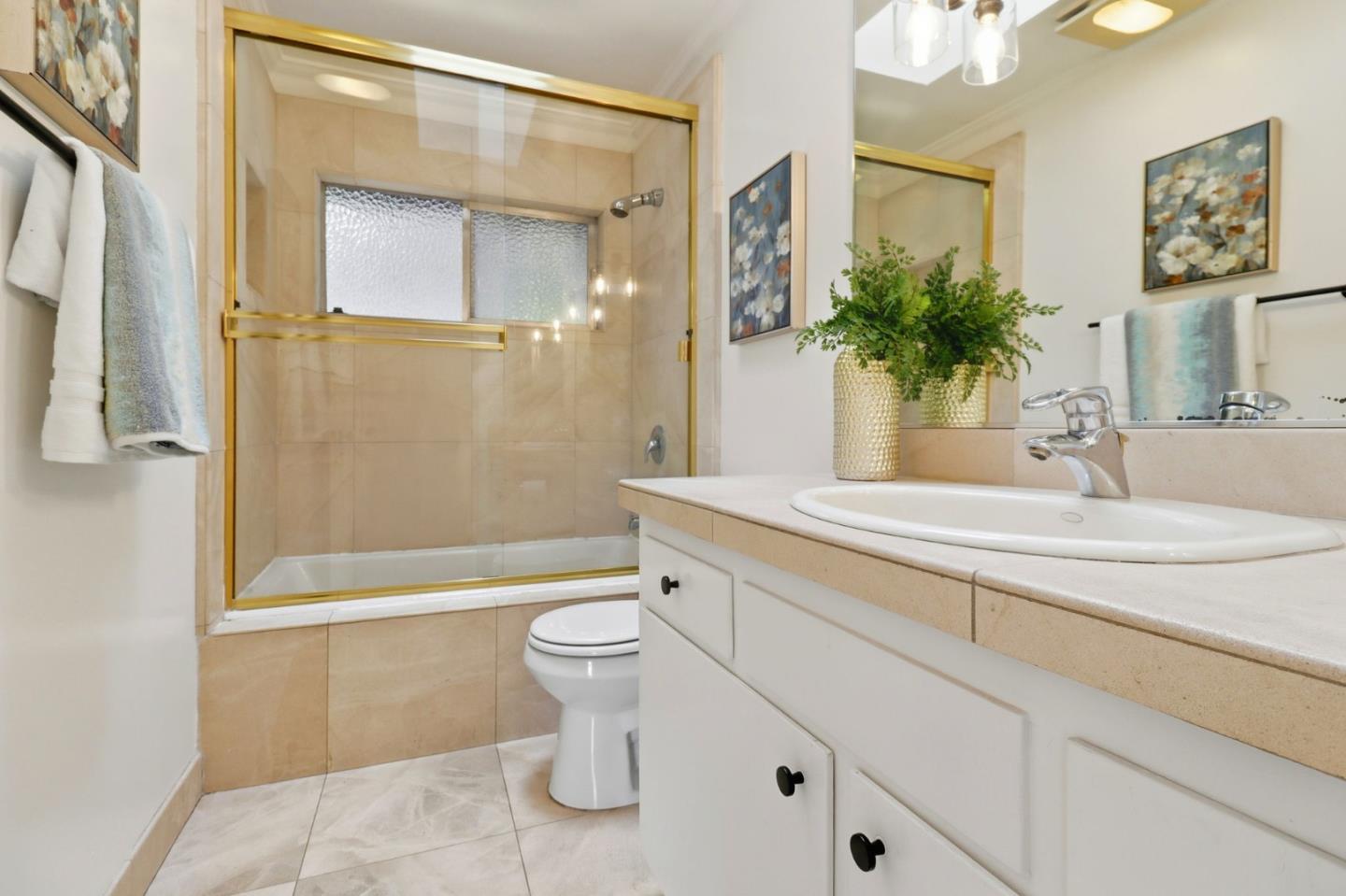 Detail Gallery Image 18 of 35 For 20 Brookmont Cir, San Anselmo,  CA 94960 - 3 Beds | 2 Baths