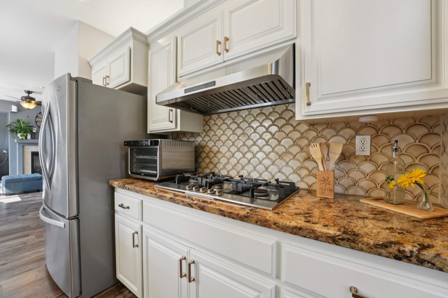 Detail Gallery Image 10 of 40 For 476 Arcadia Way, Salinas,  CA 93906 - 4 Beds | 2/1 Baths