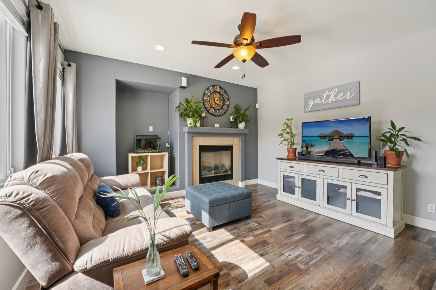 Detail Gallery Image 11 of 40 For 476 Arcadia Way, Salinas,  CA 93906 - 4 Beds | 2/1 Baths