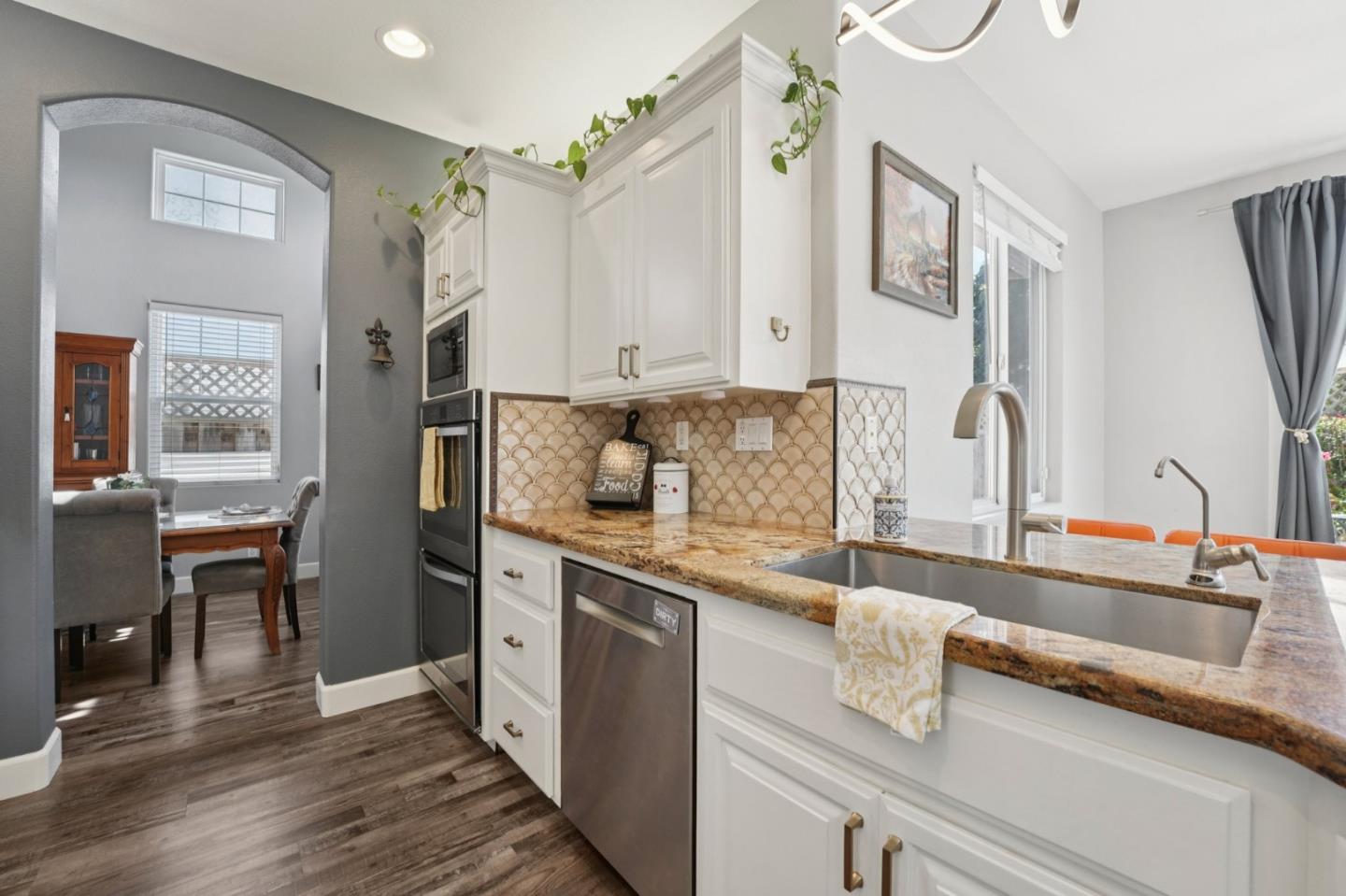 Detail Gallery Image 7 of 40 For 476 Arcadia Way, Salinas,  CA 93906 - 4 Beds | 2/1 Baths