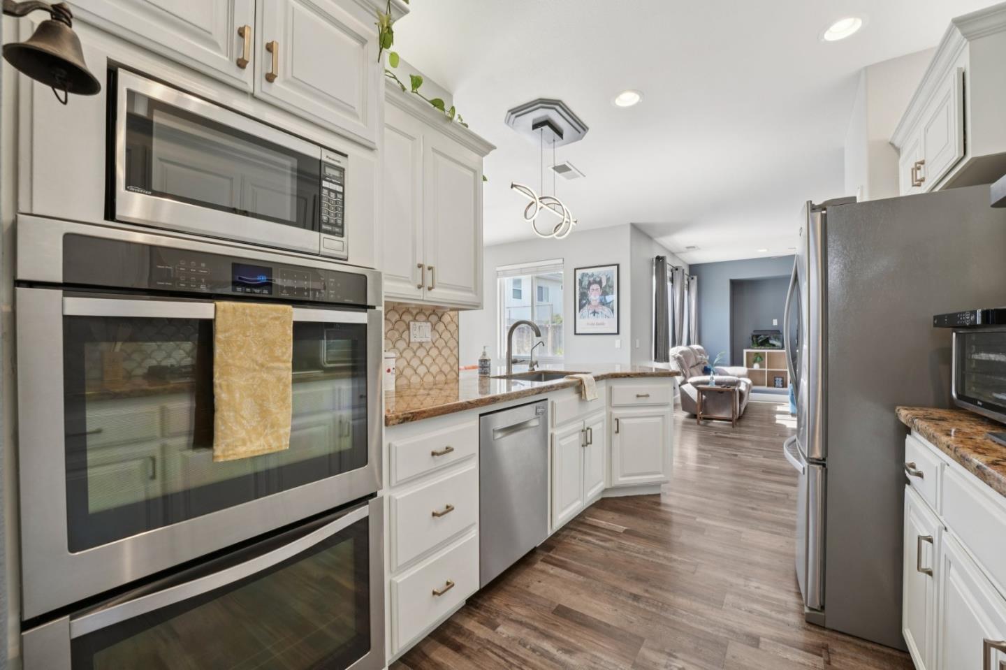 Detail Gallery Image 8 of 40 For 476 Arcadia Way, Salinas,  CA 93906 - 4 Beds | 2/1 Baths