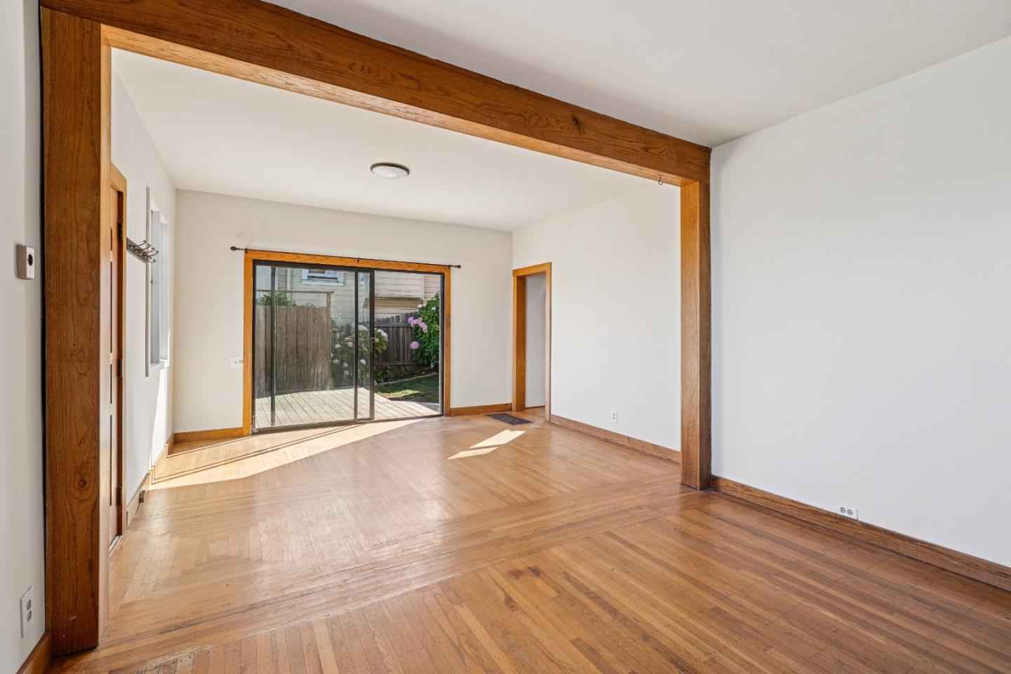 Detail Gallery Image 12 of 53 For 72 Fountain St, San Francisco,  CA 94114 - 4 Beds | 2 Baths