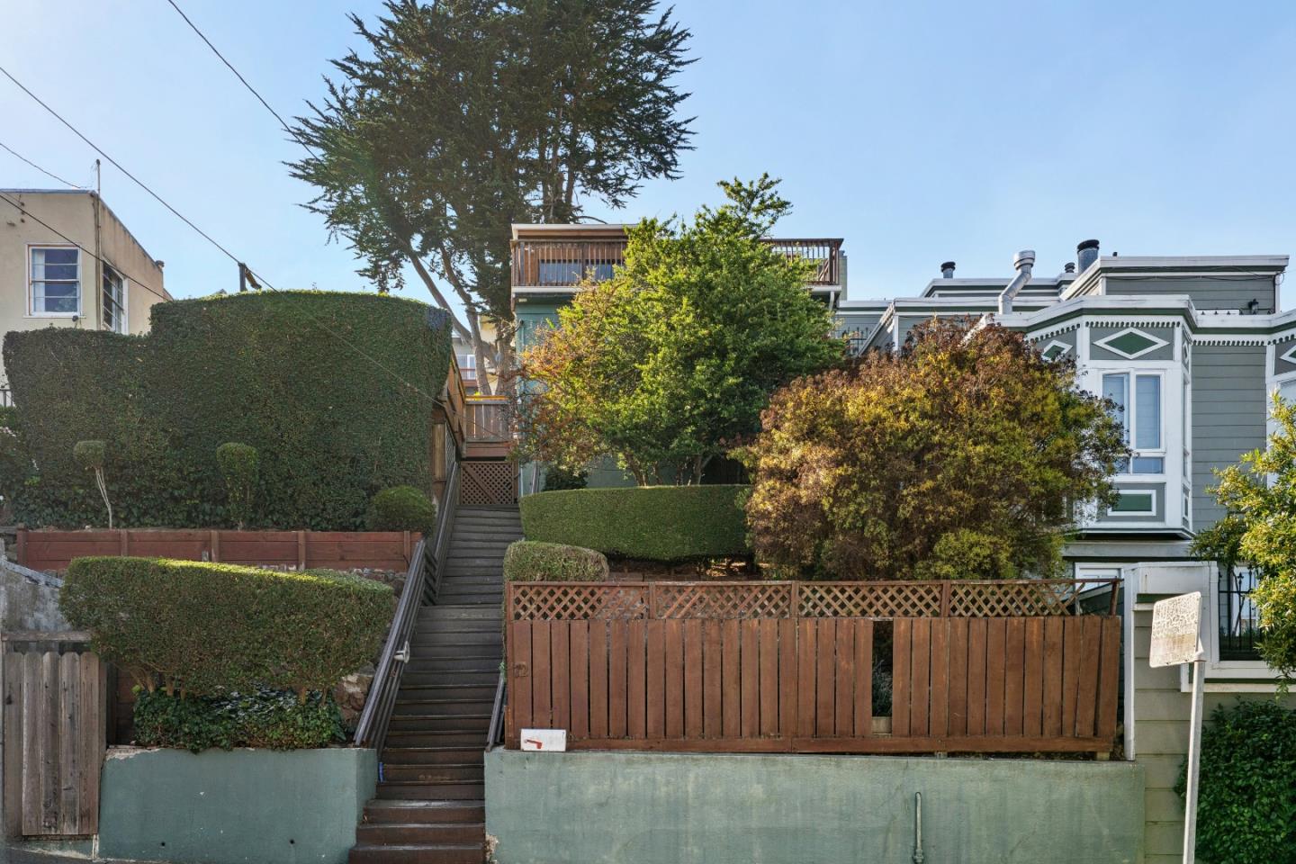 Detail Gallery Image 4 of 53 For 72 Fountain St, San Francisco,  CA 94114 - 4 Beds | 2 Baths