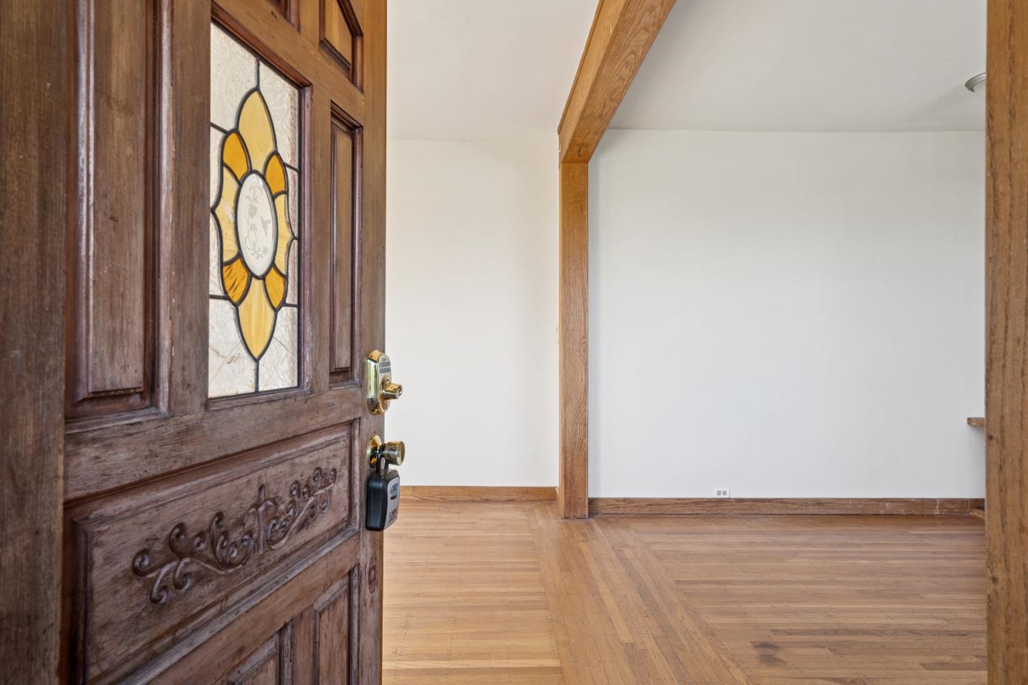 Detail Gallery Image 5 of 53 For 72 Fountain St, San Francisco,  CA 94114 - 4 Beds | 2 Baths