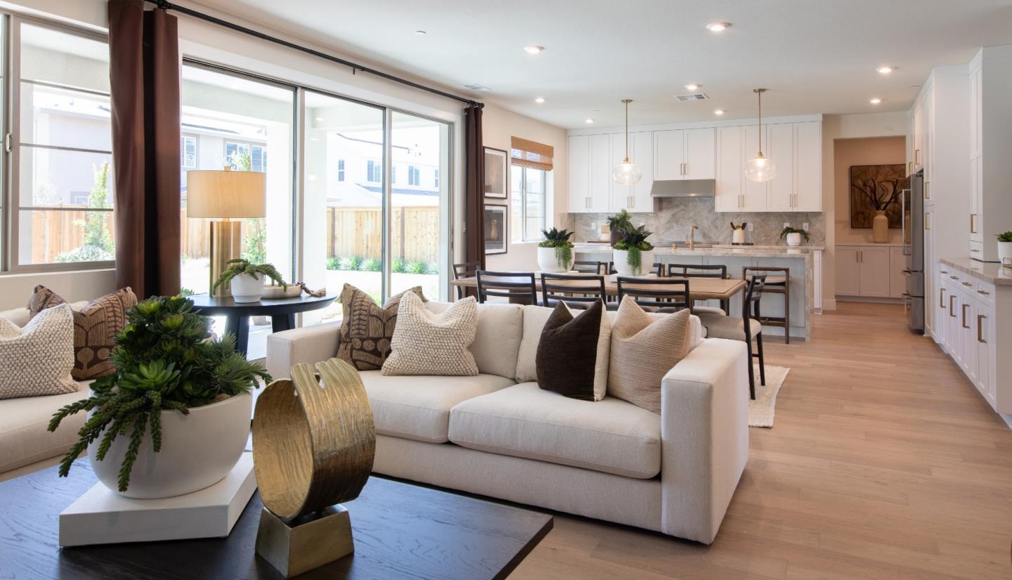 Detail Gallery Image 5 of 12 For 7360 Ailes Ct #HOMESITE 8,  Gilroy,  CA 95020 - 4 Beds | 3/1 Baths