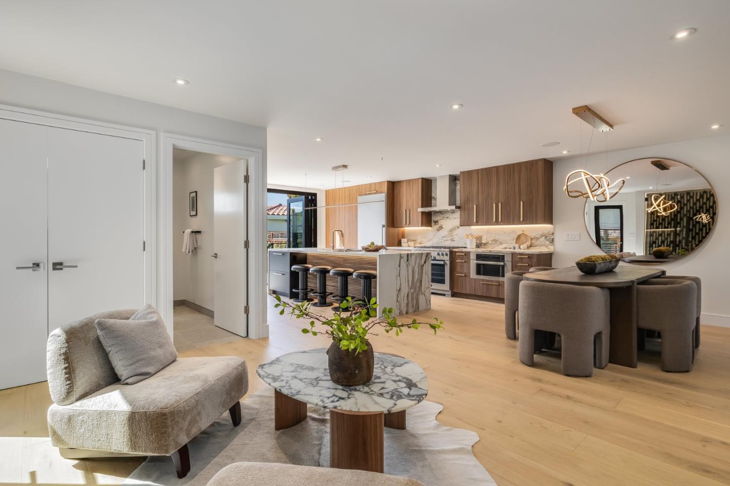 Detail Gallery Image 14 of 72 For 139 Victoria Rd, Burlingame,  CA 94010 - 5 Beds | 5 Baths