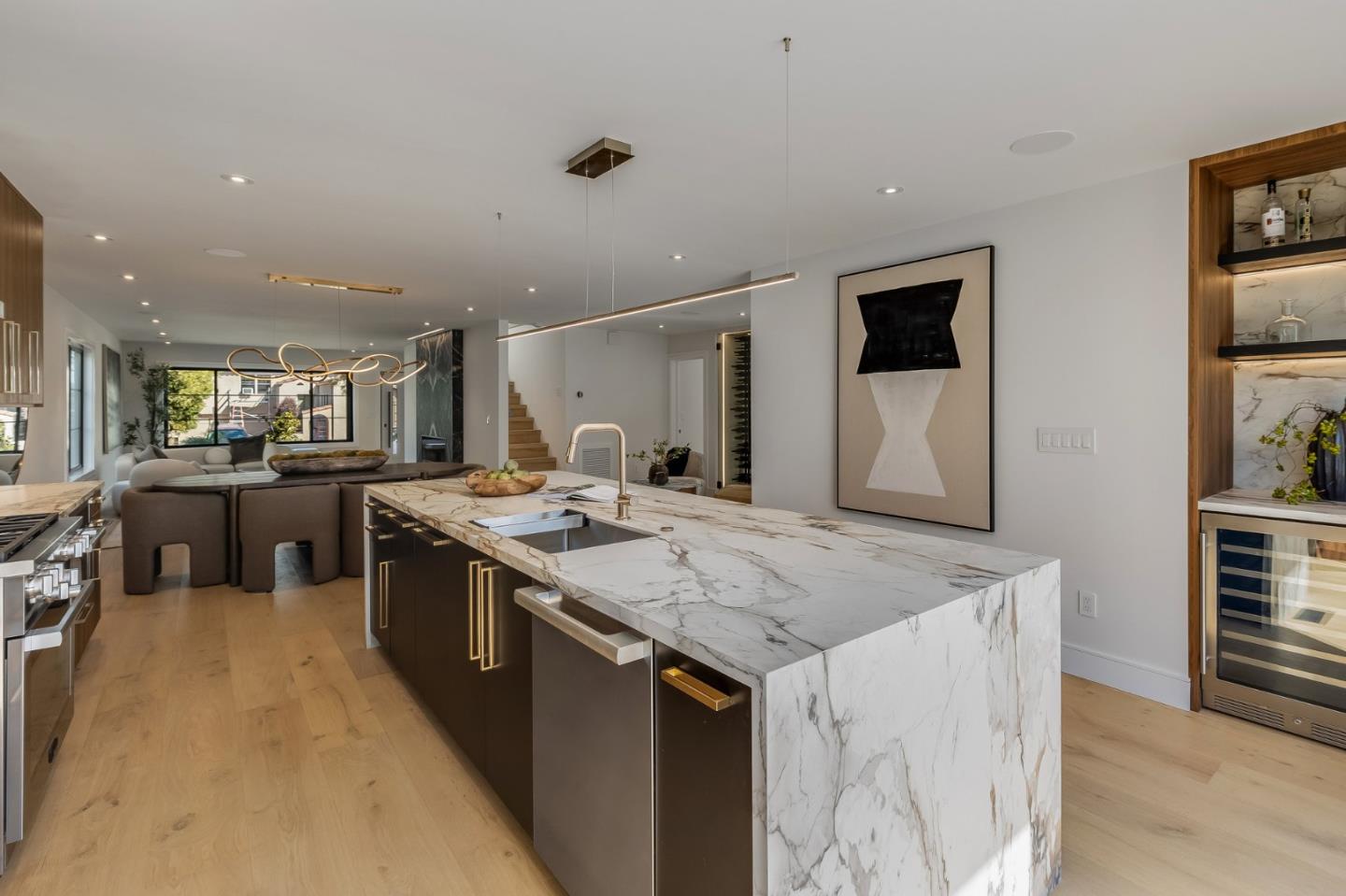 Detail Gallery Image 18 of 72 For 139 Victoria Rd, Burlingame,  CA 94010 - 5 Beds | 5 Baths