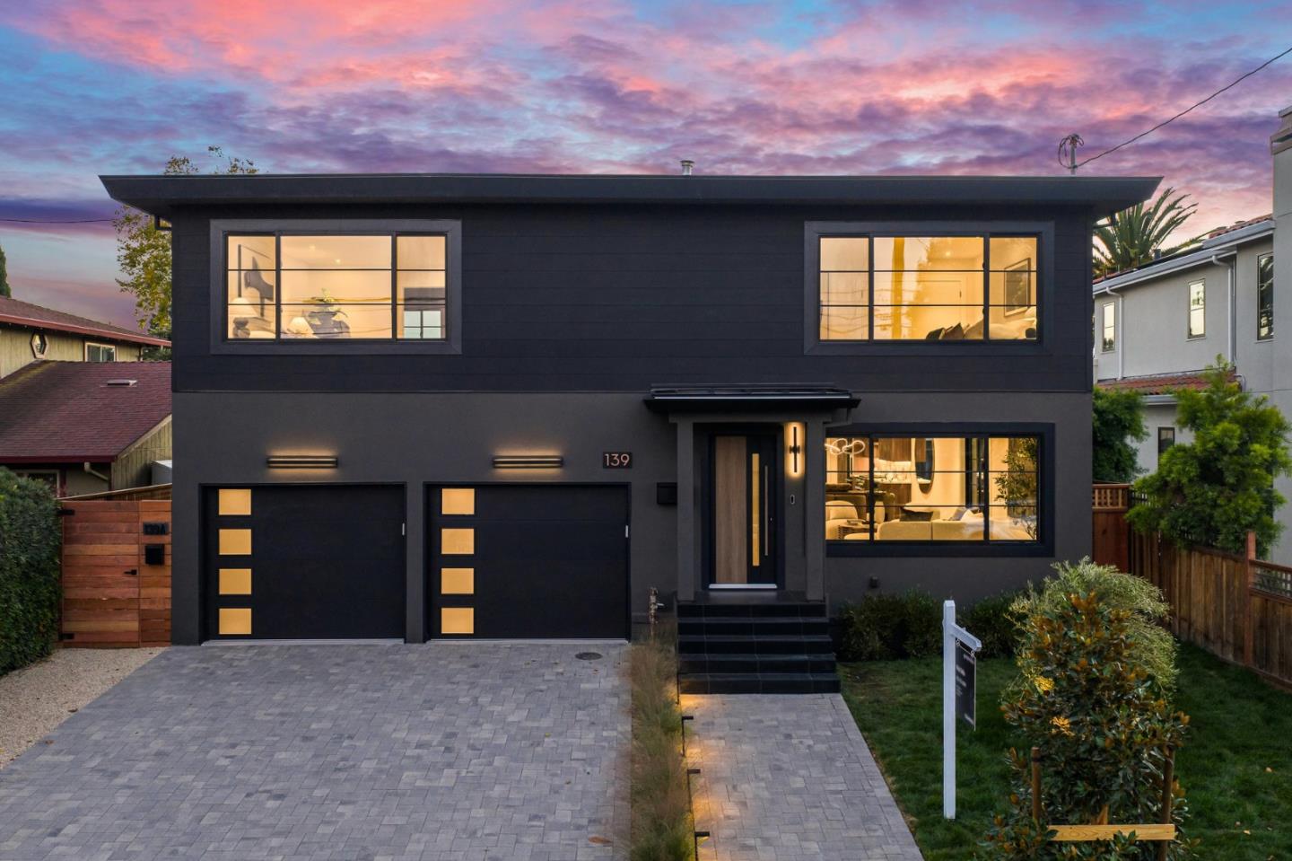 Detail Gallery Image 2 of 72 For 139 Victoria Rd, Burlingame,  CA 94010 - 5 Beds | 5 Baths