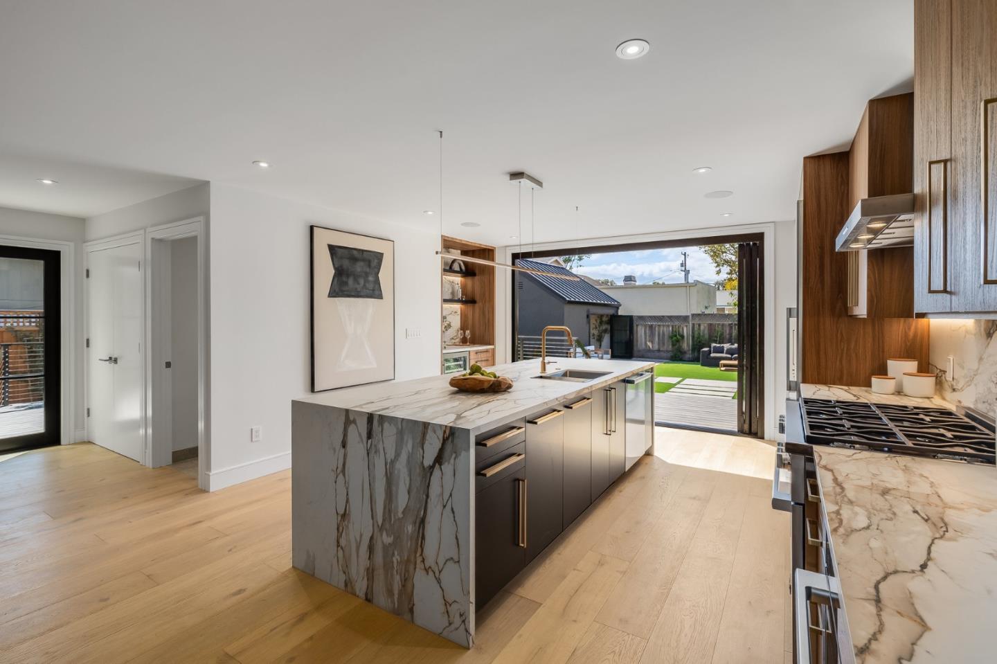 Detail Gallery Image 20 of 72 For 139 Victoria Rd, Burlingame,  CA 94010 - 5 Beds | 5 Baths