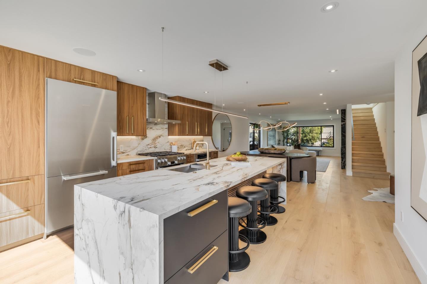 Detail Gallery Image 22 of 72 For 139 Victoria Rd, Burlingame,  CA 94010 - 5 Beds | 5 Baths