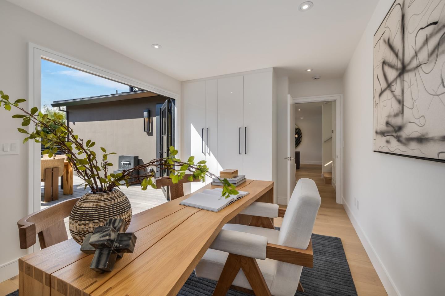 Detail Gallery Image 25 of 72 For 139 Victoria Rd, Burlingame,  CA 94010 - 5 Beds | 5 Baths