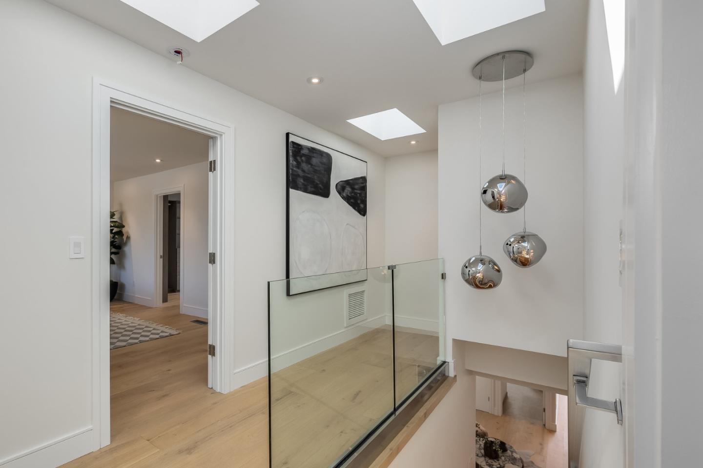 Detail Gallery Image 32 of 72 For 139 Victoria Rd, Burlingame,  CA 94010 - 5 Beds | 5 Baths