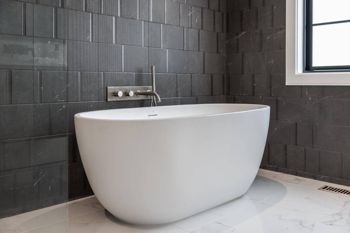 Detail Gallery Image 39 of 72 For 139 Victoria Rd, Burlingame,  CA 94010 - 5 Beds | 5 Baths