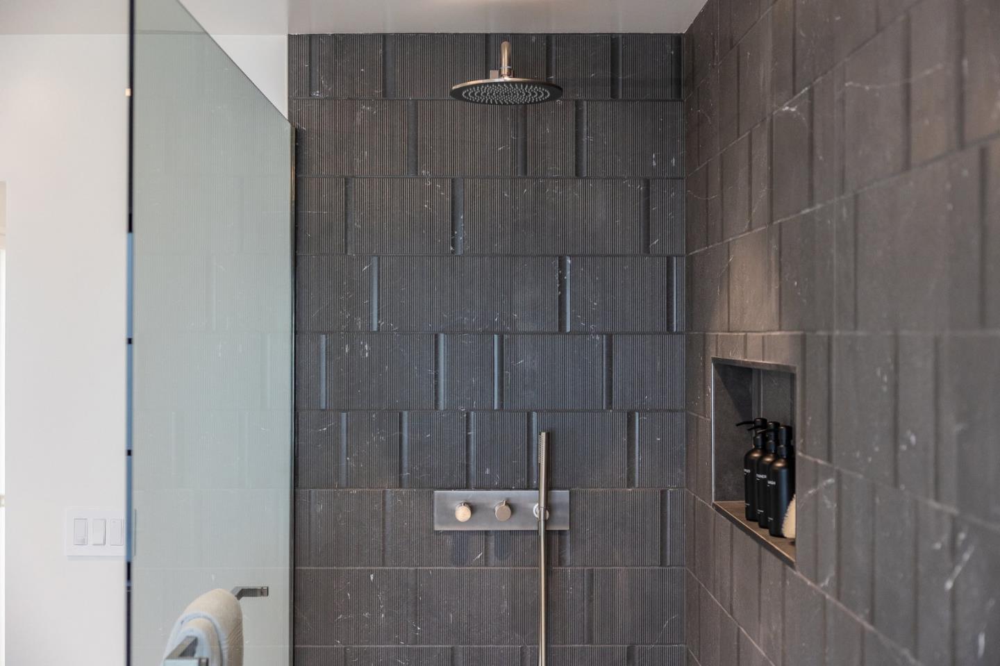 Detail Gallery Image 41 of 72 For 139 Victoria Rd, Burlingame,  CA 94010 - 5 Beds | 5 Baths