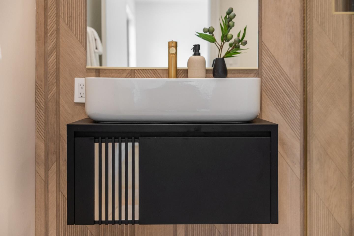 Detail Gallery Image 48 of 72 For 139 Victoria Rd, Burlingame,  CA 94010 - 5 Beds | 5 Baths