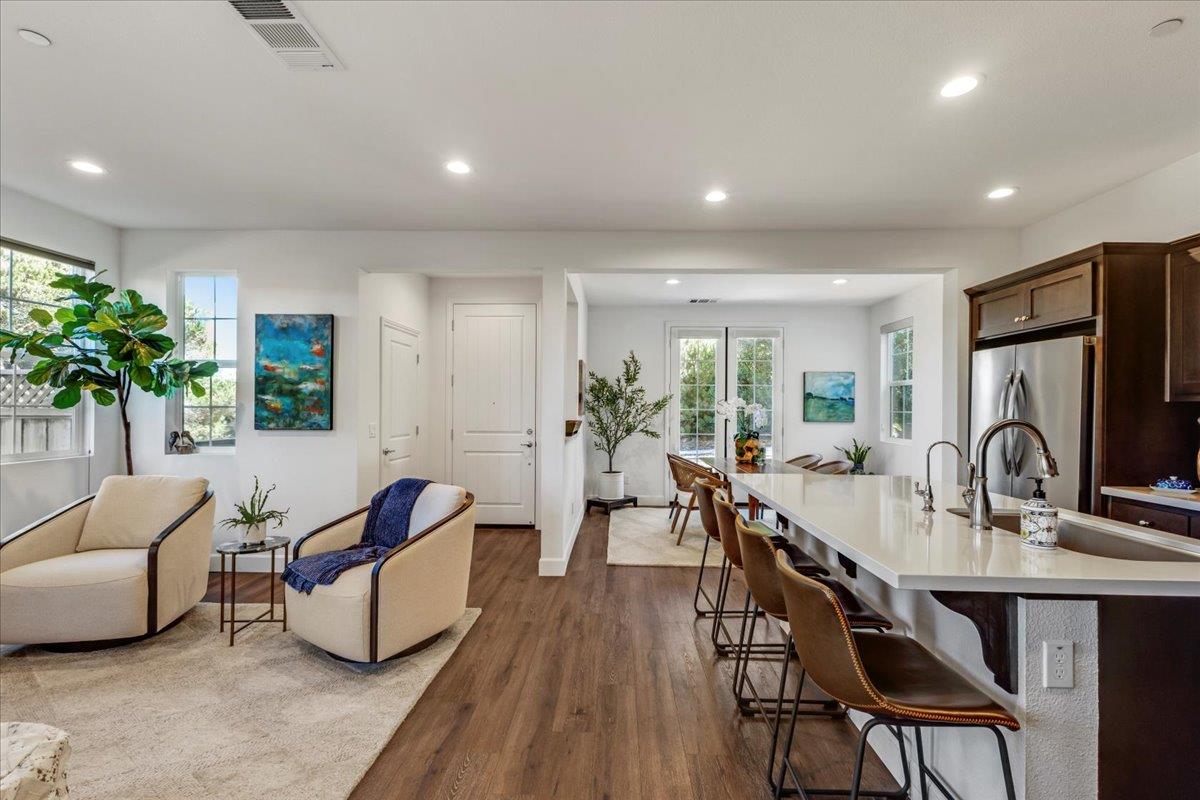 Detail Gallery Image 3 of 39 For 627 Matterhorn Ct, Marina,  CA 93933 - 4 Beds | 2/1 Baths