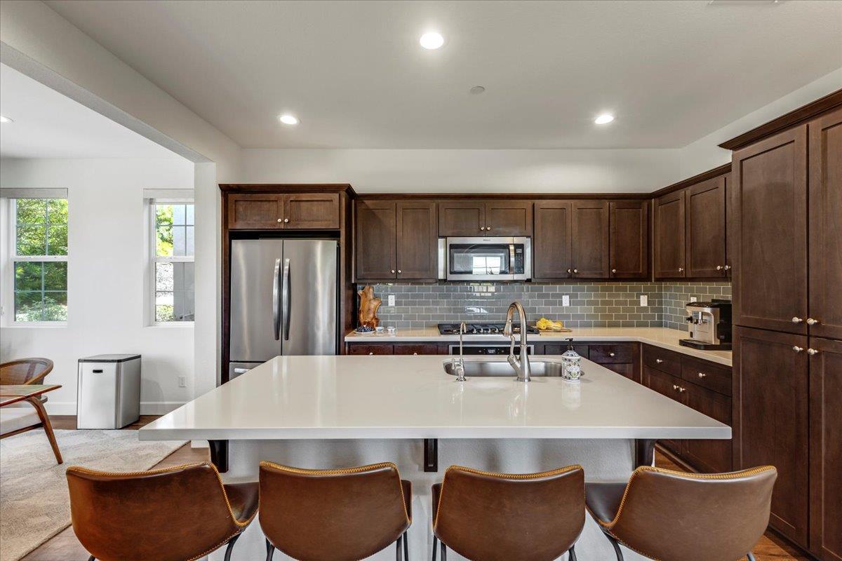 Detail Gallery Image 8 of 39 For 627 Matterhorn Ct, Marina,  CA 93933 - 4 Beds | 2/1 Baths