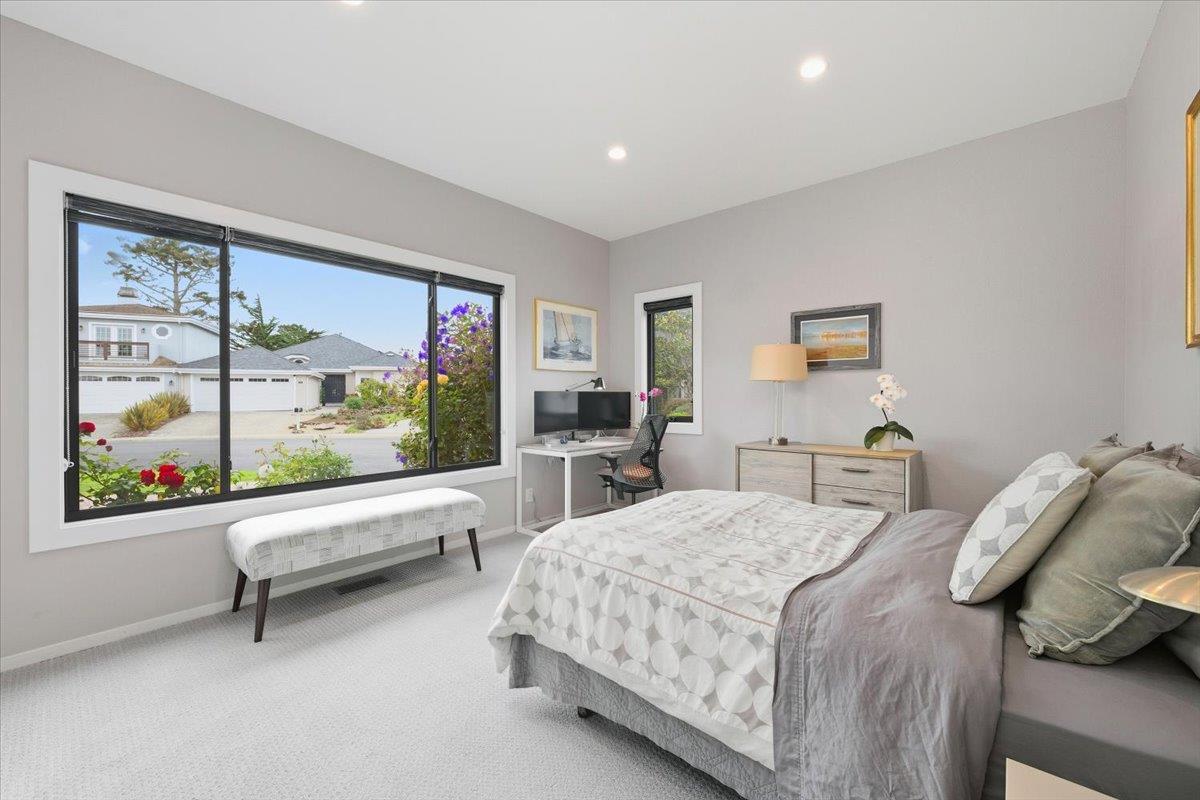 Detail Gallery Image 18 of 38 For 440 Burning Tree Ct, Half Moon Bay,  CA 94019 - 2 Beds | 2 Baths