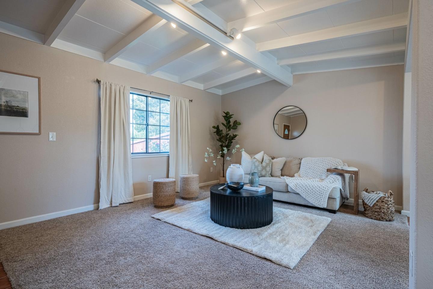 Detail Gallery Image 6 of 22 For 453 Carol Dr, Salinas,  CA 93905 - 3 Beds | 1 Baths