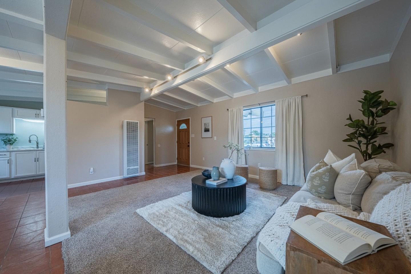 Detail Gallery Image 7 of 22 For 453 Carol Dr, Salinas,  CA 93905 - 3 Beds | 1 Baths