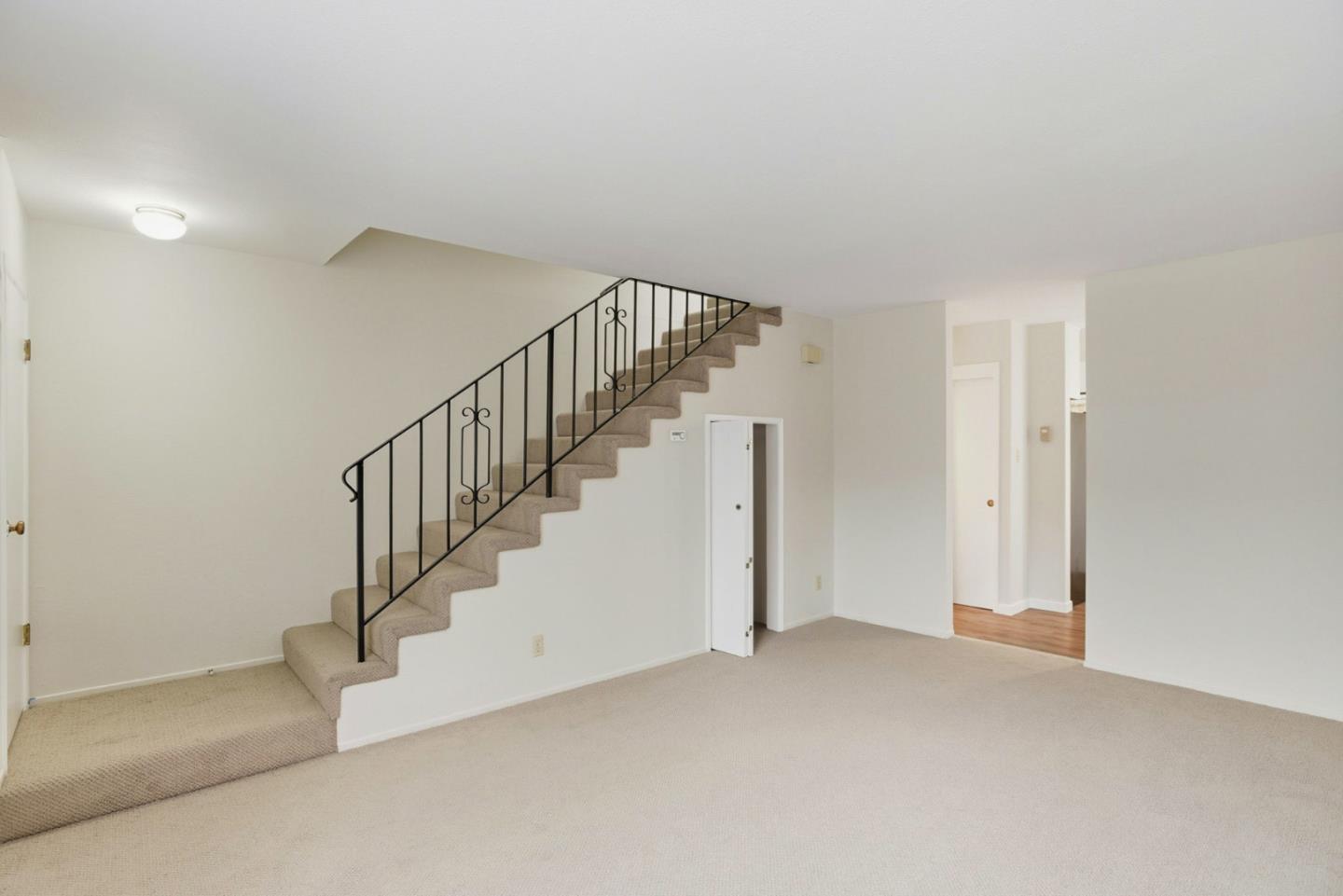 Detail Gallery Image 7 of 34 For 230 Villa Ter #2,  San Mateo,  CA 94401 - 2 Beds | 1/1 Baths